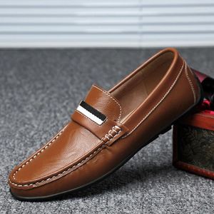 Casual Shoes Trend Leather Men gummi sula slip på sko man loafers mens bekväm vuxen