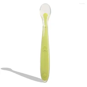 Skedar Auxiliary Spoon Soft Silicone Safe Lämplig för spädbarn under 4 månaders bordsartiklar Baby Supplement Rice Paste