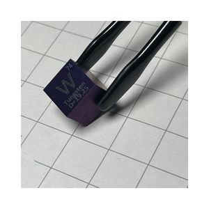 Blocco W ad alta purezza cubo di tungsteno di colore viola da 10 mm per l'insegnamento della collezione di elementi espositivi, hobby
