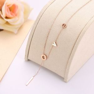 Ny designbokstav kärlek halsband 18k guld rose guldkedja mode kvinnliga halsband toppkvalitet smycken för kvinnor289z