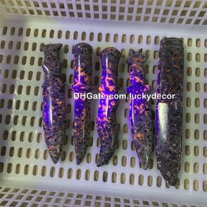 Yooperlite Crystal Ołtarz Athame Naturalny płomień Kamień Emberlite świecący skalny fluorescencyjny Sodalite miecz UV Reaktywny kwarcowy okaz