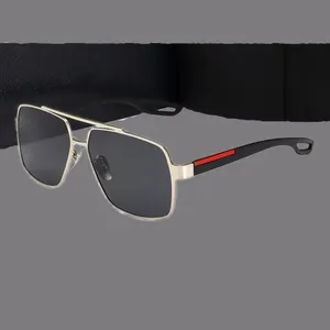 Högkvalitativa kvinnors solglasögon Designer Polariserande UV400-skydd Mixed Color Lens Goggle Luxury Hollowed-Out Mirror Legs Eyewear Sonnenbrille GA0126 C4