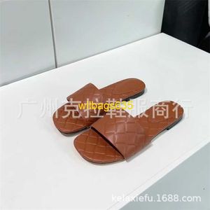 Lido katır sandaletler botteg veneta terlik yüksek uç 2024 yaz deri yuvarlak ayak parmağı elmas desenli çok yönlü moda gündelik terlik giyiyor logo hb6b var