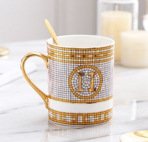 Nova fonte direta europeia criativa borda de ouro caneca cerâmica casa café da manhã chá da tarde xícaras atacado