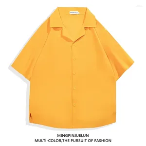 メンズカジュアルシャツヴィンテージストリートシャツ夏のターンダウンカラールーズプラスサイズの男性ダークLCONカラーソリッド男性服