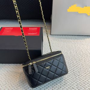 Borsa per trucco con scatola dorata Borsa a tracolla da donna alla moda Pelle con diamanti Hardware dorato Fibbia in metallo C Borsa a mano di lusso Borsa a tracolla con catena regolabile Porta carte di credito 17 cm