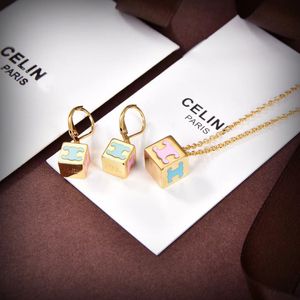 18K Gold Luxury Cel Brancos Cubo Brincos de Designer Colar Love Love Pink Azul retrô charme vintage anéis de orelha rosa Earring Earrings Chain Chaker Pinging Colares Jewelry