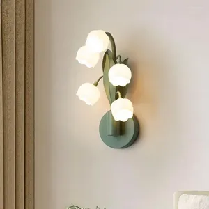 Lampada da parete Novità Carillon di vento verde Luce Led Bambini Moderno Sconce per interni Illuminazione Fiore in vetro Comodino