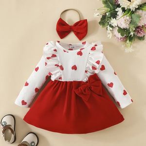 MA BABY 6M-3Y Valentines Day Christmas Spädbarn Född Baby Girl Dress Långärmad hjärttryck Båge Klänning Pannband kläder D05 240319