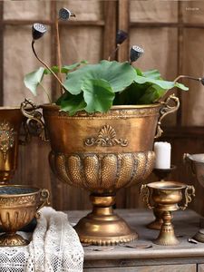 Vaser vintage hög fot järn vas klassiskt vardagsrum torrt blomma arrangemang tillbehör kreativa hemmetallkrukor dekoration