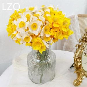 Decorative Flowers 6PCS/Bundle Artificial Narcissus Flower Beautiful Wedding Decoration Decor Fake Home Garden