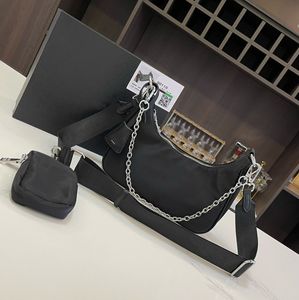 Borsa in nylon Borsa a tracolla firmata da donna Borse a spalla Hobo Borse di lusso Vendita Borsa a mano Donna Catena di alta qualità Borsa sotto le ascelle segno triangolo portafoglio a tracolla nero