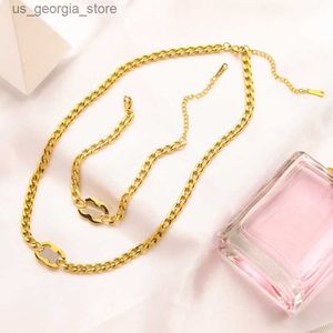 Pendant Necklaces Classic Style Designer Necklaces Bracelet Set Birthday Party Women Family Gift Jewelry Set Street Brand High Quality Bracelet 18K Gold Plated Pen