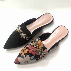 Sandali 2023 Nuovo arrivato stampato scarpe floreali da donna cursore catena di carne punto punta cursore piatto stilista EU45-34 22cmL2403