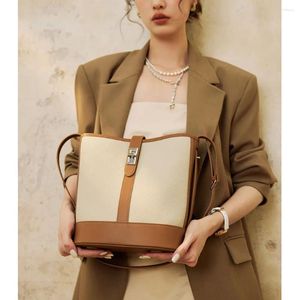 DrawString 2024 Market Toppklass Cowhide Women's Shoulder Bag Crossbody Bucket Fashion Case Söt personligt utseende