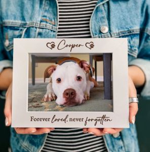 Frame Personligt husdjursnamn Fotoram, graverad träbildram, hundminnesgåva Keepsake for Gift Pet Loss Gift