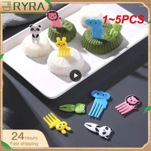 Forks 1-5PCS Mini Fruit Fork Grade Plastic Cartoon Kids Toothpick Lunch Bento Accessories Party Decoration