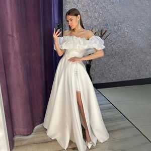 Graziosi abiti da sposa a-line in raso senza spalline con spalle scoperte senza maniche con spacco laterale e abiti da sposa con strascico