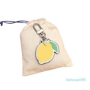 Keychain Designer Fashion Keys Pendant Key Buckle Classic Lemon Genuine Leather Keychains Ornaments