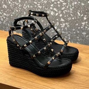 Nowe Ms.Wedge Sandals Decoration Sandals Gladiator klatki platforma Sandały Kobiet Damskie projektanci skórzane Chunky Heeled Sandal Kaptety wieczorne buty imprezowe z pudełkiem