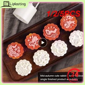 Pişirme Kalıpları 1/2/5pcs Stil Çiçek Şeklinde Mooncake Kalıp Set El Basınçlı Fondan Kek Dekorasyon Araçları Çerez Kesici Hamuryası