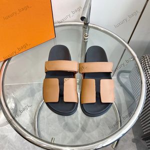 10a Chinelos de moda Mulheres Sandálias de designer para mulheres chinelo homens mocassins casuais sapatos ao ar livre praia slides fundo plano com fivela unissex praia um couro genuíno