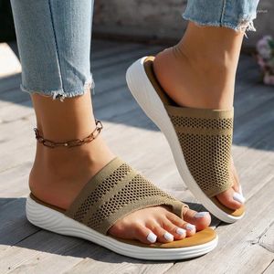 Kapcie kobiety swobodne plażę 2024 Spring Fashion Buty żeńskie otwarte palce oddychające oddychane slajdy na zewnątrz zapatos de mujer