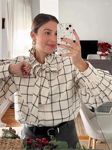 Kvinnors blusar Fashion Bow Lace Up Plaid Shirts For Women Vintage Lantern Long Sleeve Chic Blouse 2024 Spring Lady Loose Commute Tops