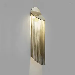 Vägglampor nordiska aluminiumkedja fransade moderna vardagsrum dekorerat lyxigt sovrum guld silver sconces lampor belysning belysning