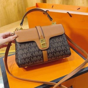 Negozi Borse a tracolla firmate Export Borsa a tracolla per donna nel 2024 Nuova moda con hardware texture Piccolo quadrato Elegante sottobraccio tenuto in mano