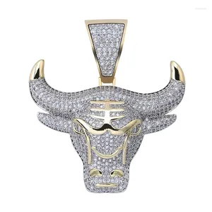 Pingente colares hip hop bling out rapper micro pavimentado vermelho cz pedra cabeça de touro tau pingentes para homens jóias cor de ouro