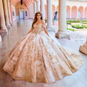 Champagne Shiny Ball Gown Quinceanera Dress 16 anni Spaghetti Paillettes Appliques Perline di pizzo Tull Abiti da 15 Anos