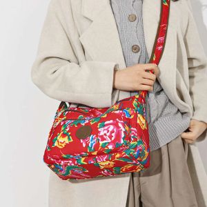 Shoulder bags New Womens Bag 2023 Winter Versatile Trend Elegant and Artistic Chinese Style Quilt Single Shoulder Crossbody Small Square Ba