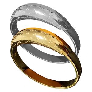 Nuovo stilista Lettera Incisa Bracciali Braccialetti Gioielli Bijoux Oro 14k Conservazione del colore Versione di alta qualità per Donna Uomo Unisex Neutro