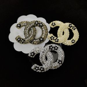 20style Brand Double Letters Designer Brooches for Elegant Fashion Pearl Brooch Clothing Suit Pin Women Wedding Jewelry Party Accessory