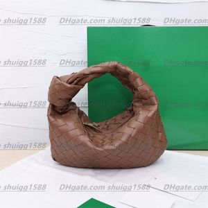 Bolsa de ombro de axila de alta qualidade Moda tecido bolsa de couro designer de luxo em forma de lua sacos médios femininos sacos de cosméticos c287G