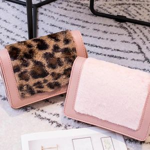 Sacos de ombro Leopord Padrão Square Sling Bag Produtos carregando telefone celular feminino