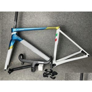 Quadros de bicicleta 2023 C68 Quadro de estrada de carbono e guiador tamanho 45 5cm 48 51cm BB386 60 cores2883 Drop entrega esportes ao ar livre ciclismo Bic Ottdj