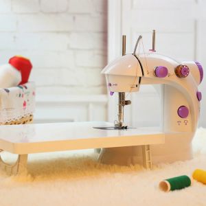 Machines Sewing Hine Mini Portable Household Night Light Foot Pedal Straight Line Hand Table Two Thread Kit Electric