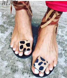 Sandálias 2020 Cinto de Verão Mulheres Apartamento Open Toe Leopard Padrão Sapatos Casuais Roman Plus Size 35-43 H240328