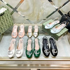 2024 جديد عالي الجودة العلامة التجارية أحذية النسائية راينستون مشبك براءات الاختراع جلد مزدوج أحذية الربيع والصيف جوف
