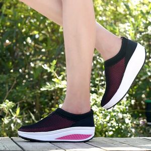 Scarpe casual Moda Piattaforma estiva Donna Sneakers con zeppa traspirante Maglia a dondolo tonificante da donna