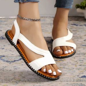 Sandalet artı Beden Yaz Dairesi Kadınlar için 2023 Moda Metal Plaj Slide Kadın Hafif Paten Ayakkabıları H240328545G