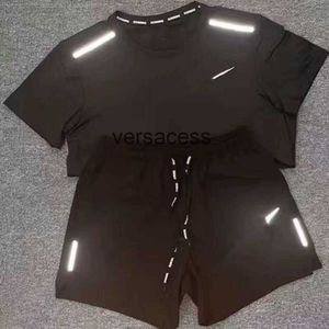 Herrkläder sportteknik set designer tracksuit skjortor shorts tvådelar fitnessbyxor snabbt torkning och andas av sportkläder basket t-shirt som kör jogger