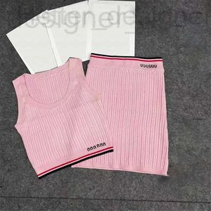 Mulheres Plus Size T-shirt Designer Womens Knit Camisetas Coletes Saia Letras Webbing Malha Regatas INS Moda Colete Rosa Saias MD7F J5XS