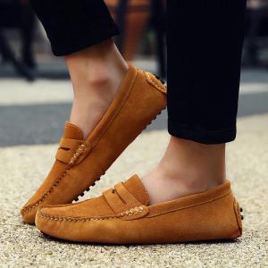 Män casual skor espadrilles trippel svart vit brun vin röd marin khaki herrar mocka läder sneakers glid på båtsko utomhus platt kör jogging promenad 38-52 b092