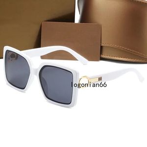 Solglasögon Designer för män 8930 Luxury Fashion Square Frame Glass Women Solglasögon Lens Unisex Driving Gradient