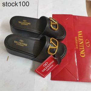 Valentins Shoe Hualun 2024 New Korean Version Soft Sole Sponge Cake Sole Flip Flop Sandals with Raised Middle Heel and Thick Sole for External Wear with a Flat Sole