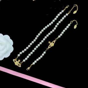 Dam nisch retro pappersklämma Saturn Pin Pearl Choker Halsband Western Queen Diamond Planet Pendant Armband Earrings Designer Smyckesuppsättningar HNL12