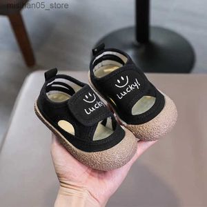 Sandalen Kinder Sandalen Sommer Neue Jungen Geschlossene Zehen Strand Sandalen Hohle Atmungsaktive Mädchen Sandalen Kinder Weiche Sohle Anti-rutsch Segeltuchschuhe Q240328